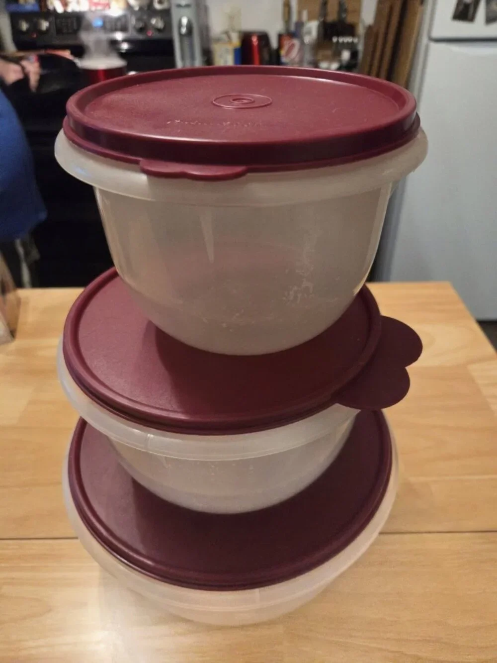 Set Of 3 Tupperware Classic Flat Bottom Mixing Bowls Limited Edition Maroon Lids